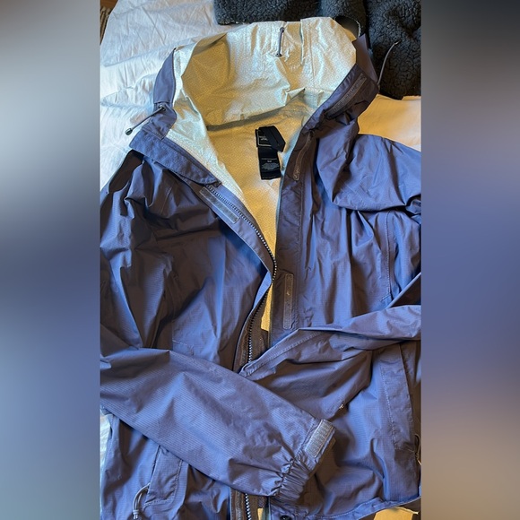 North Face women’s rain jacket - Picture 1 of 2